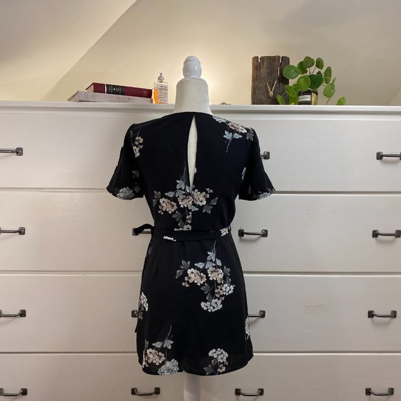 Dynamite Wrap Blouse + Black Floral + Small - Picture 5 of 7